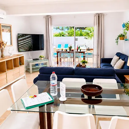 Villa Paradise - Leones *