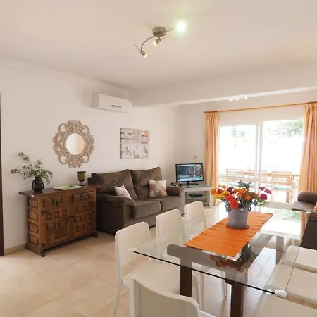 Vila Paradise - Leones *