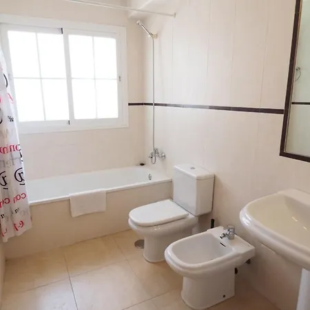 Paradise - Leones Vila *