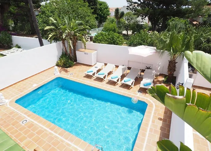 Villa Paradise - Leones *