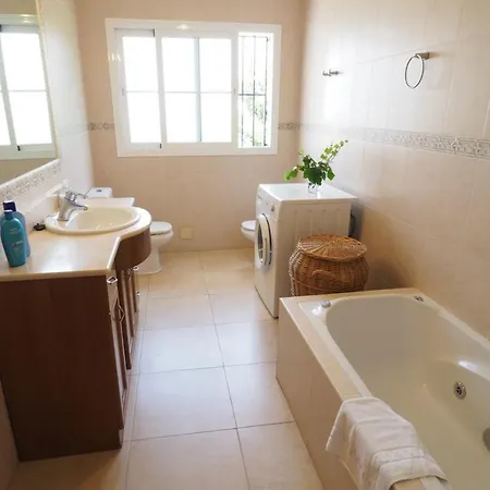 Paradise - Leones Nerja