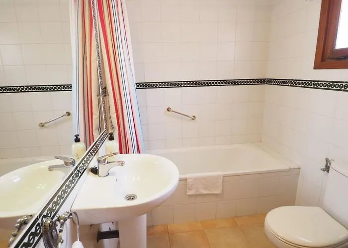 Paradise - Leones 빌라 네르하